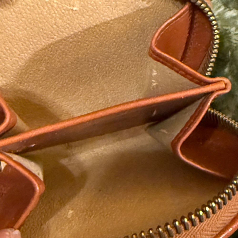 Dooney and Bourke coin purse - Picture 7 of 9